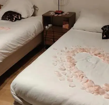 Maison Au Calme Avec Jardin شاليه *